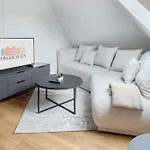 Lägenhet Design Mit Kingsize-betten & Balkon Pforzheim