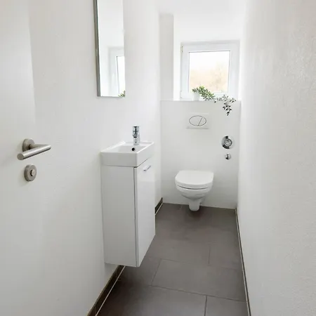 Design Mit Kingsize-betten & Balkon Apartment