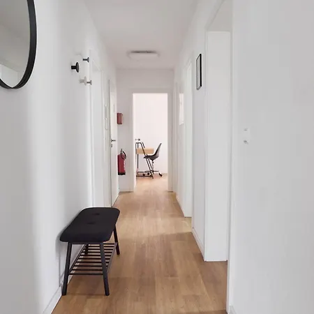 Apartment Design Mit Kingsize-betten & Balkon Pforzheim