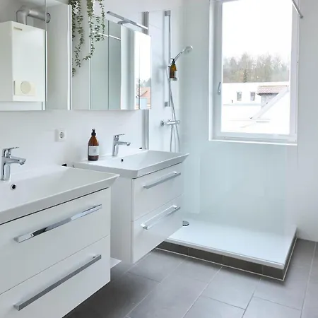 Appartamento Design Mit Kingsize-betten & Balkon